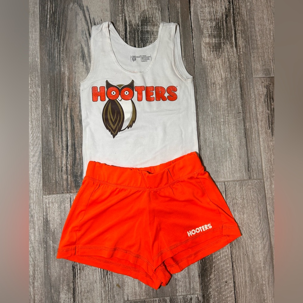Hooters Uniform